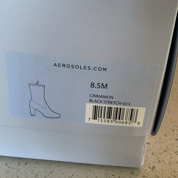 New in box AEROSOLES Cinnamon Black Stretch 8.5 size - Picture 7 of 7